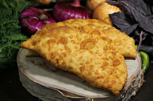 Чебурек с сыром и ветчиной  (5 штук по 90 г)