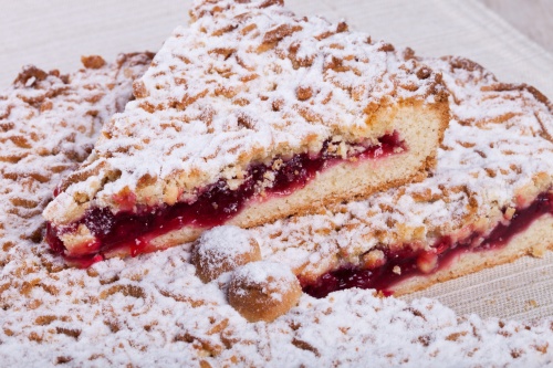 Пирог песочный с брусникой и яблоком  (1000г)